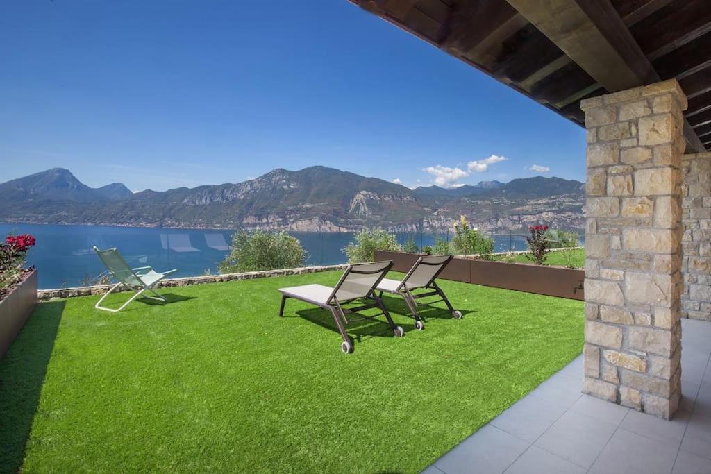 Villa Divina - Apt Prima Con Piscina E Vista Lago Castelletto Di Brenzone Exterior photo